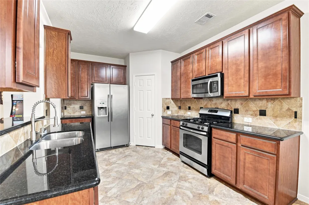 4601 Meadow Way Drive Deer Park, TX 77536
