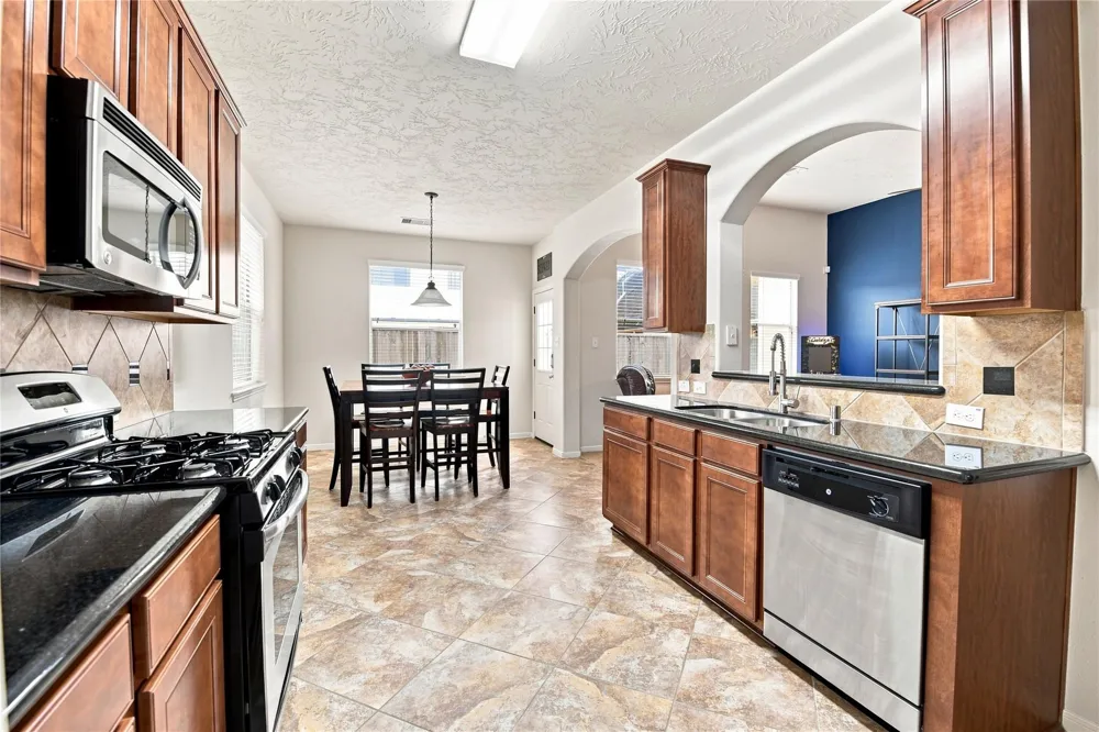4601 Meadow Way Drive Deer Park, TX 77536