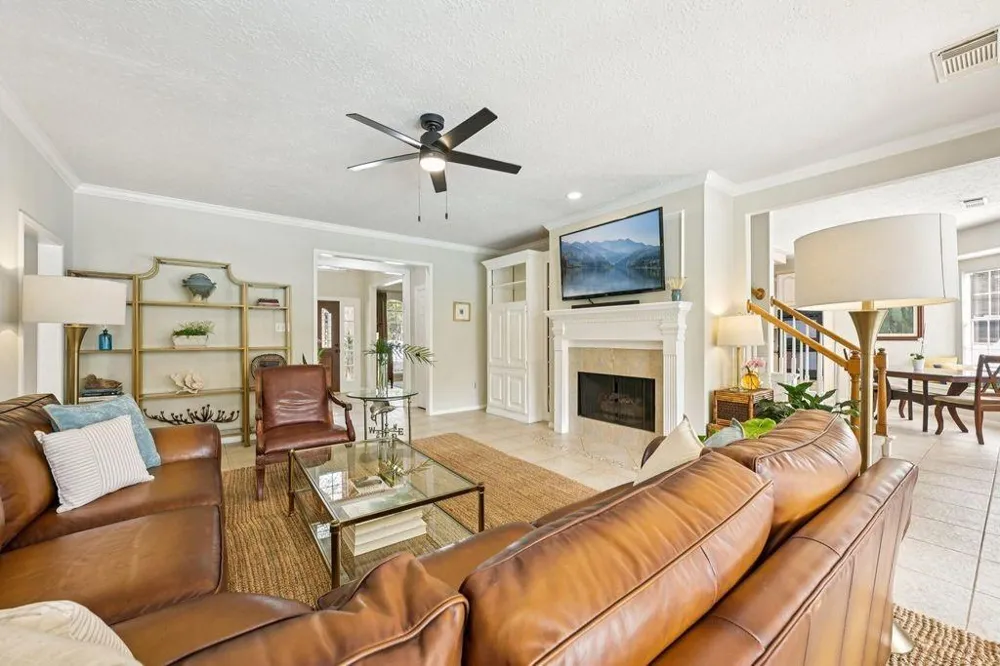 2202 Castle Bay Drive League City, TX 77573