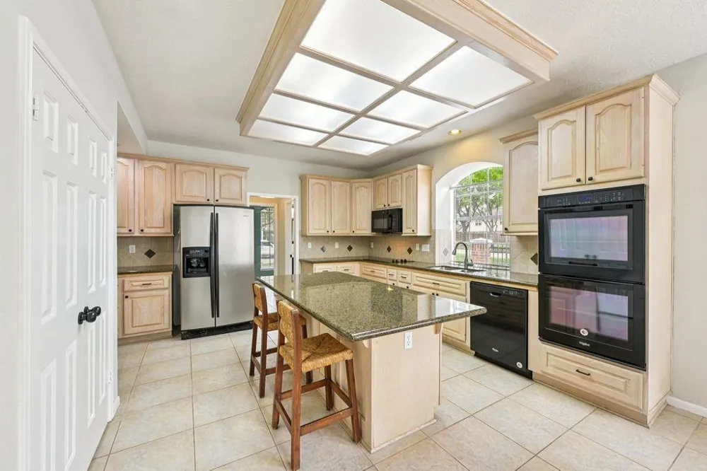 2202 Castle Bay Drive League City, TX 77573