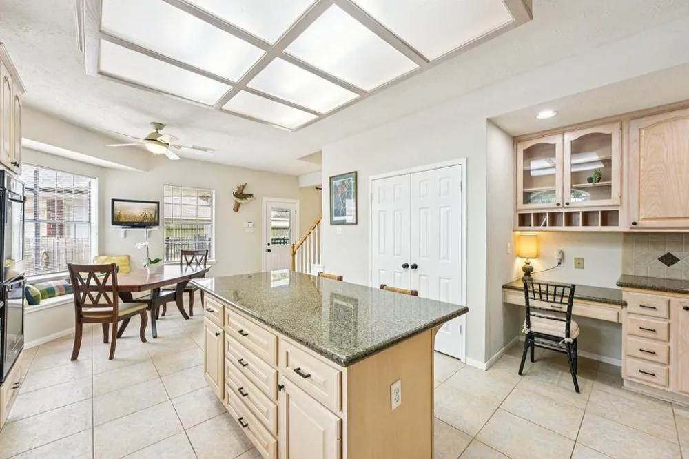 2202 Castle Bay Drive League City, TX 77573