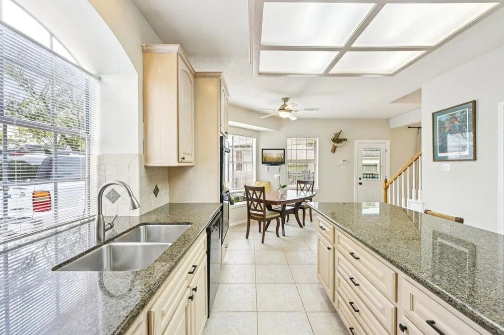 2202 Castle Bay Drive League City, TX 77573