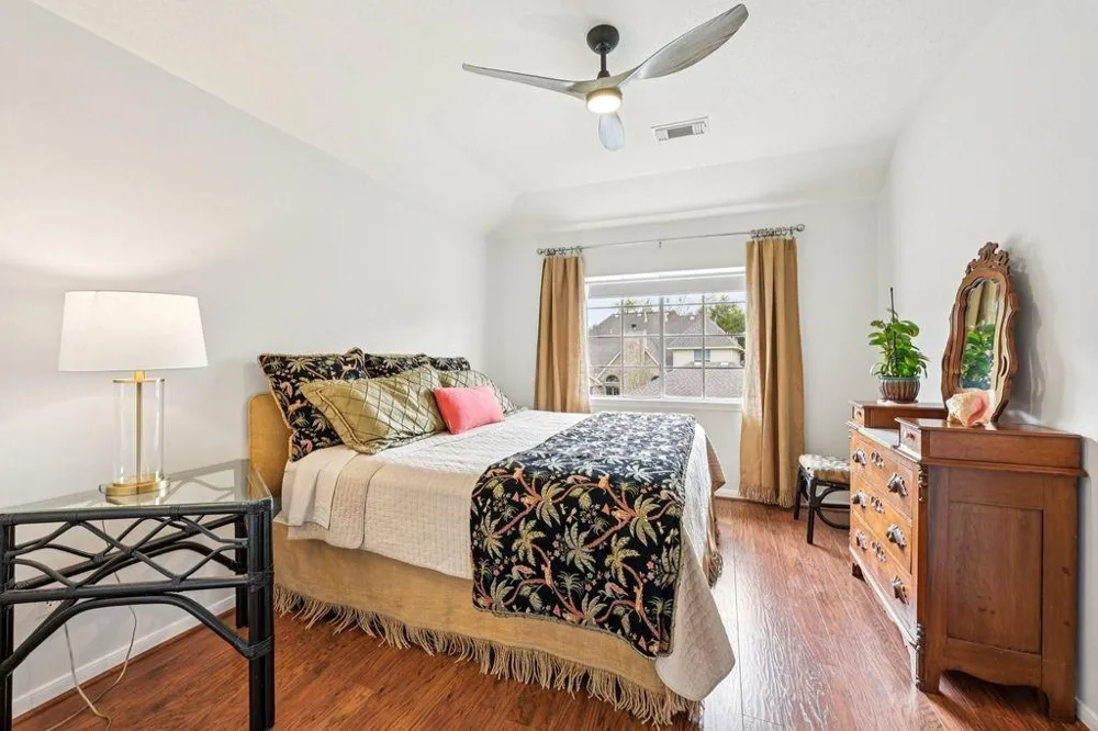 2202 Castle Bay Drive League City, TX 77573