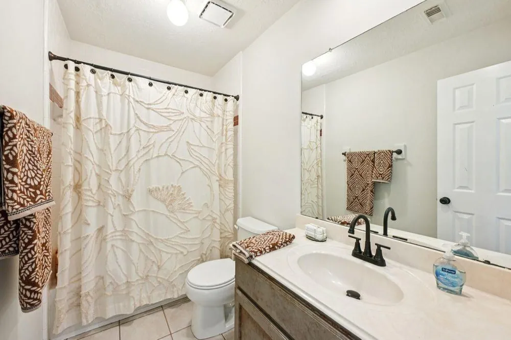 2202 Castle Bay Drive League City, TX 77573
