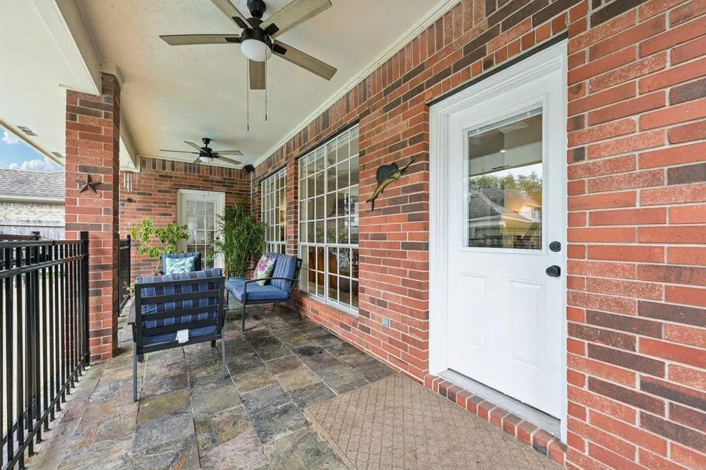 2202 Castle Bay Drive League City, TX 77573