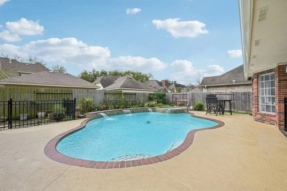 2202 Castle Bay Drive League City, TX 77573