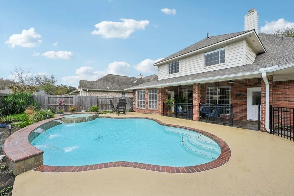 2202 Castle Bay Drive League City, TX 77573