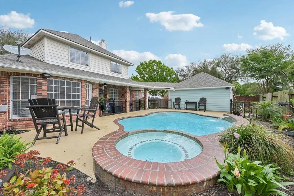 2202 Castle Bay Drive League City, TX 77573