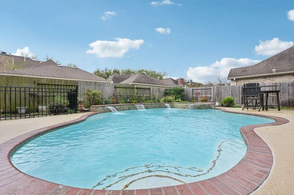 2202 Castle Bay Drive League City, TX 77573