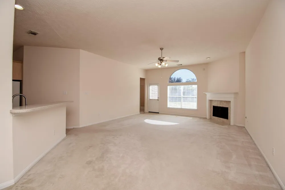 10727 Gilford Crest Drive Spring, TX 77379