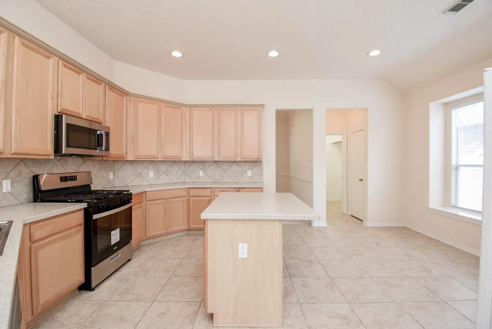 10727 Gilford Crest Drive Spring, TX 77379