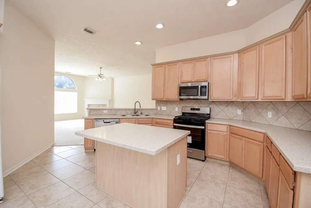 10727 Gilford Crest Drive Spring, TX 77379