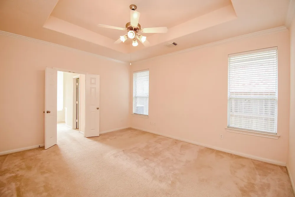10727 Gilford Crest Drive Spring, TX 77379