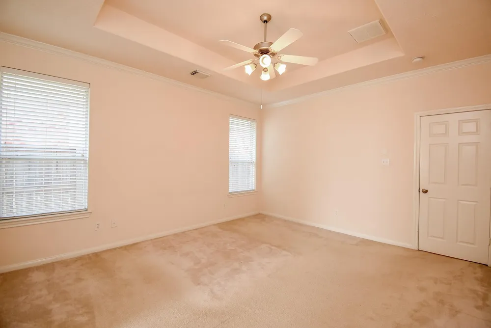 10727 Gilford Crest Drive Spring, TX 77379