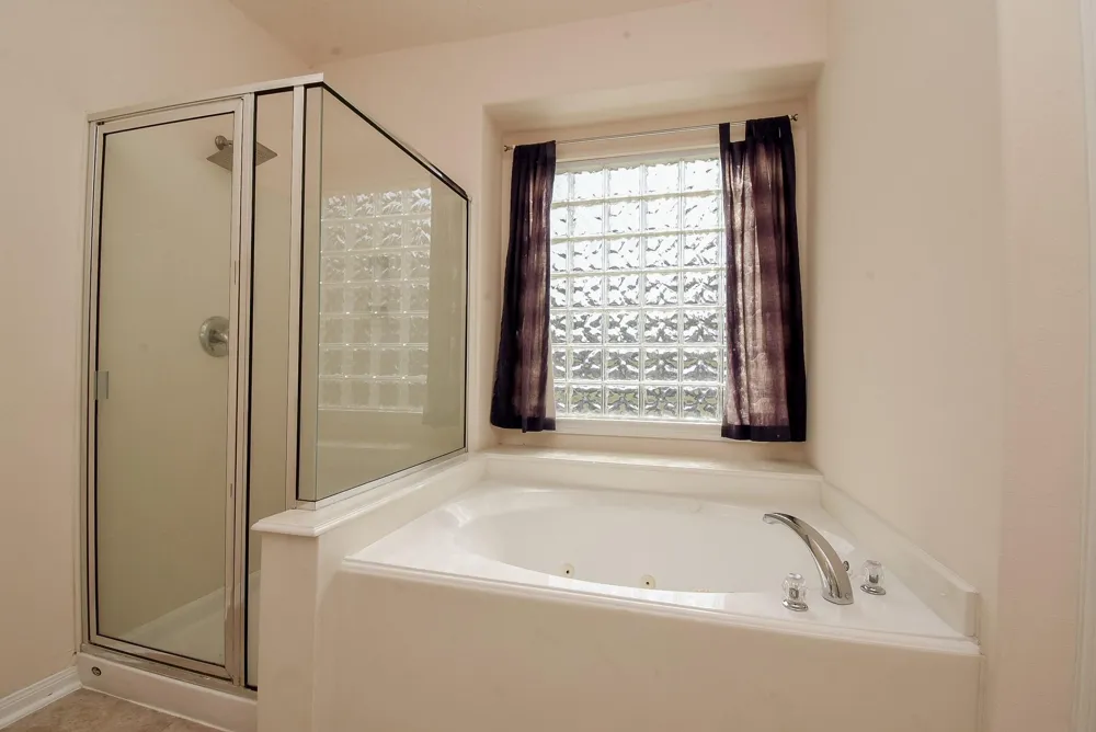 10727 Gilford Crest Drive Spring, TX 77379