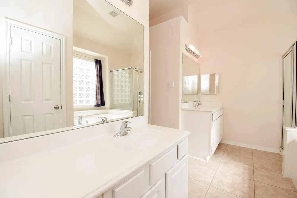 10727 Gilford Crest Drive Spring, TX 77379
