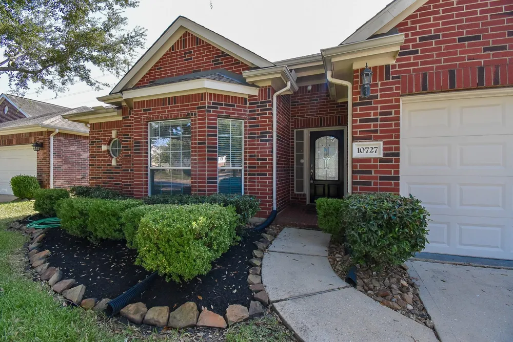 10727 Gilford Crest Drive Spring, TX 77379