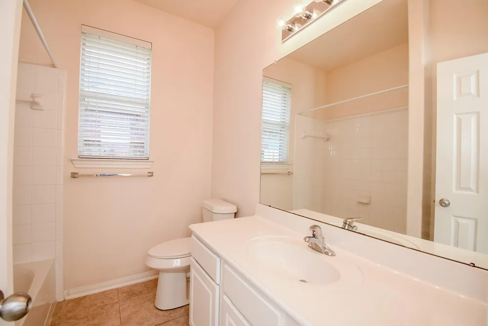 10727 Gilford Crest Drive Spring, TX 77379