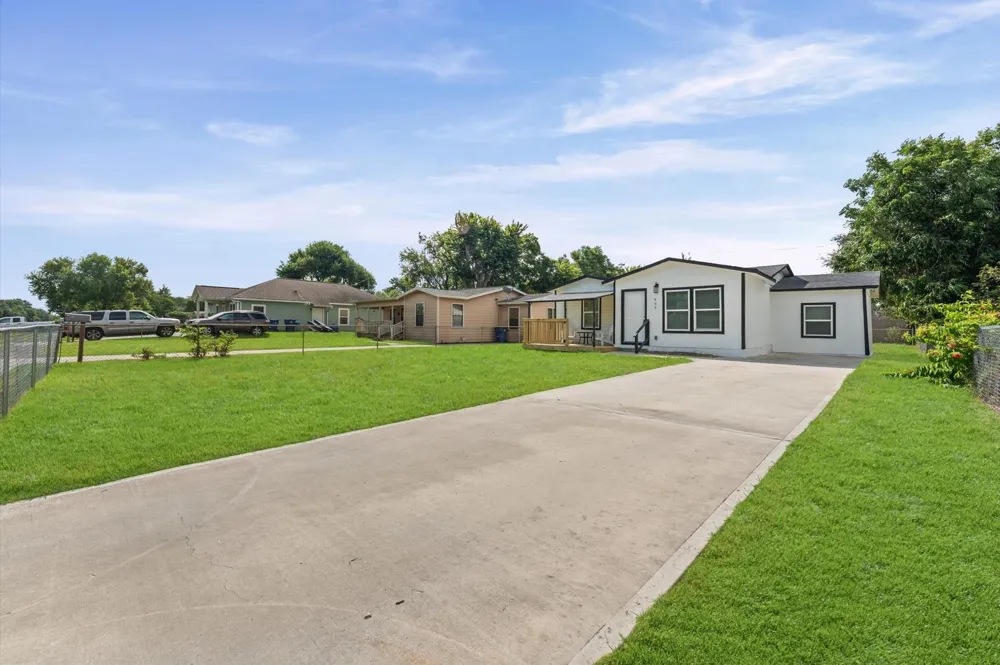509 17th Avenue Texas City, TX 77590
