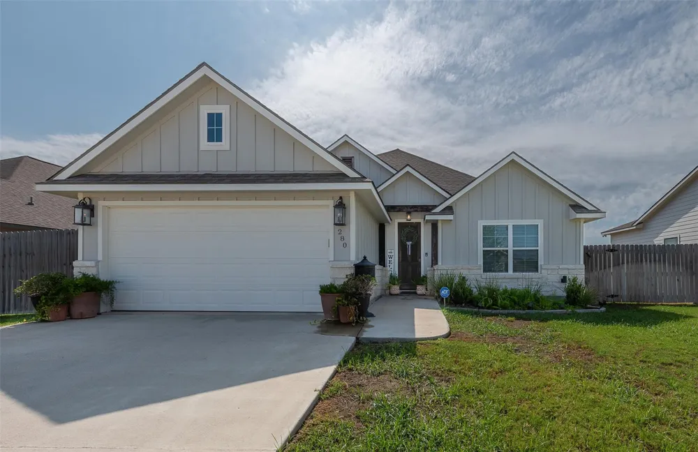 280 Brazos Bend Snook, TX 77879