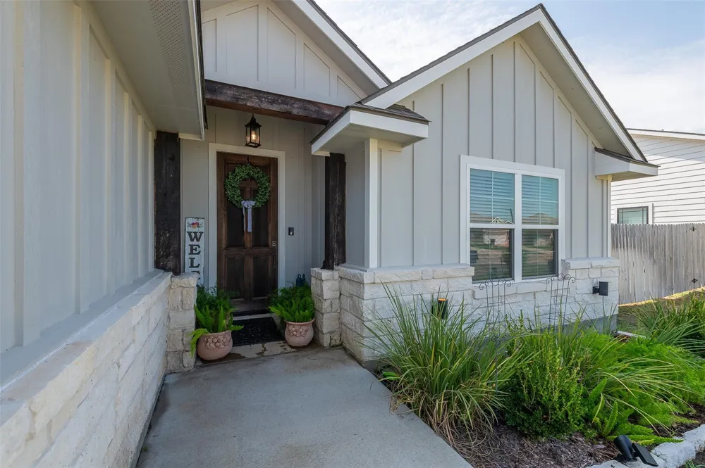 280 Brazos Bend Snook, TX 77879