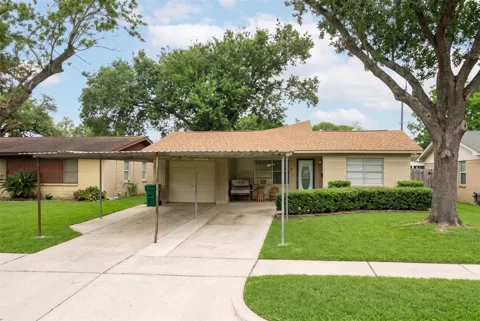 3311 Longwood Drive