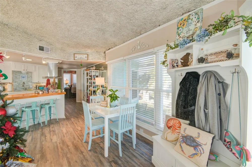 83 Dolphin Lane Freeport, TX 77541