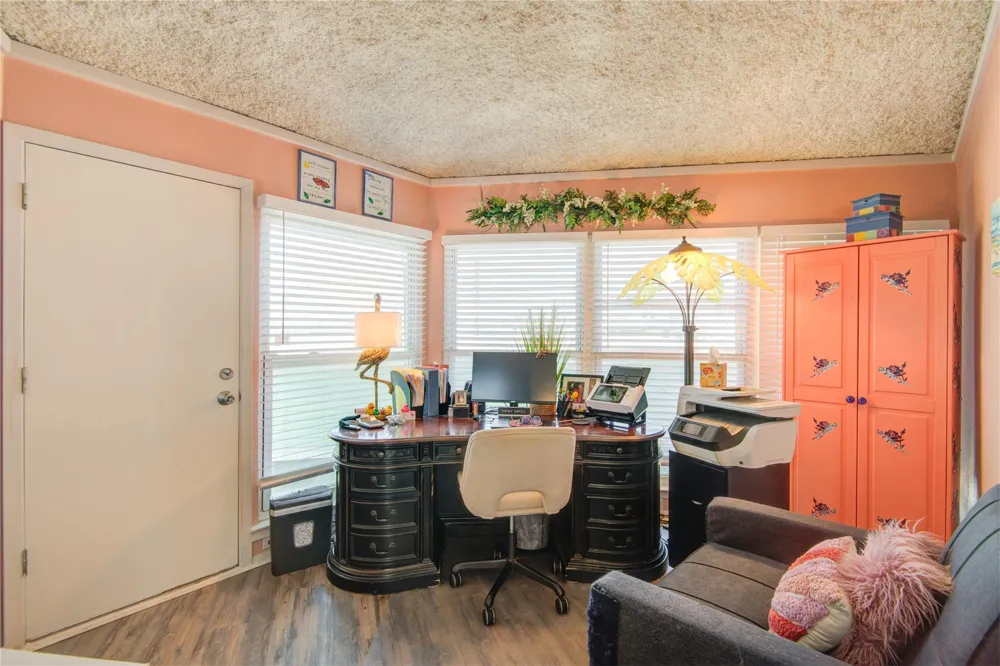 83 Dolphin Lane Freeport, TX 77541