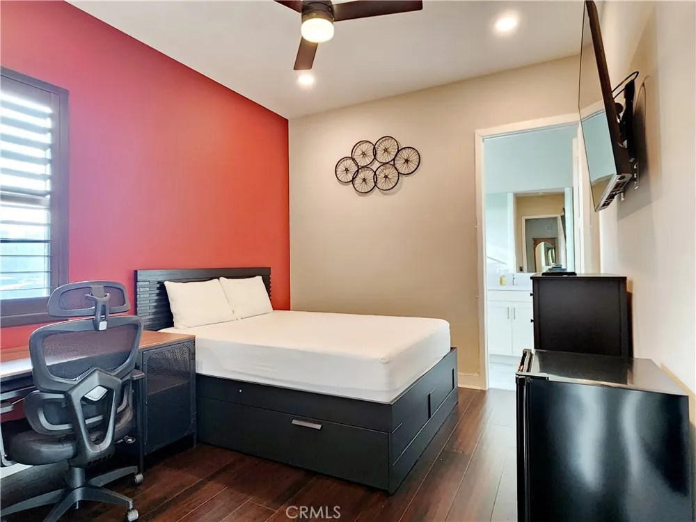 107 Stellar #BR4 Irvine, CA 92618