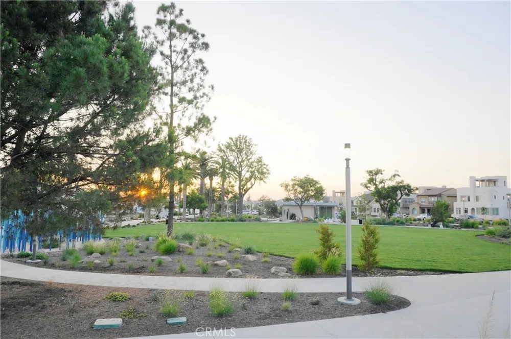 107 Stellar #BR4 Irvine, CA 92618
