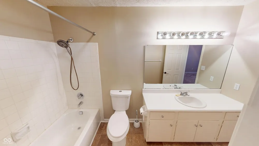 2739 Lakeshire Lane #14C Indianapolis, IN 46268