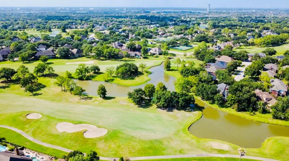 2111 Walnut Creek Drive League City, TX 77573