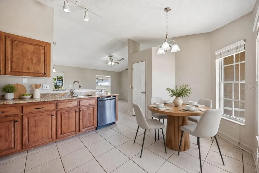 931 OXFORD WAY Lake Wales, FL 33853