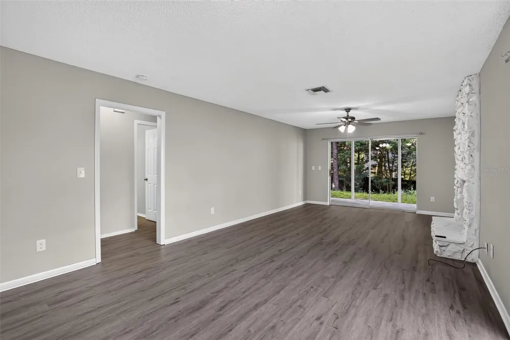 26430 SLEEPY HOLLOW STREET Mount Plymouth, FL 32776