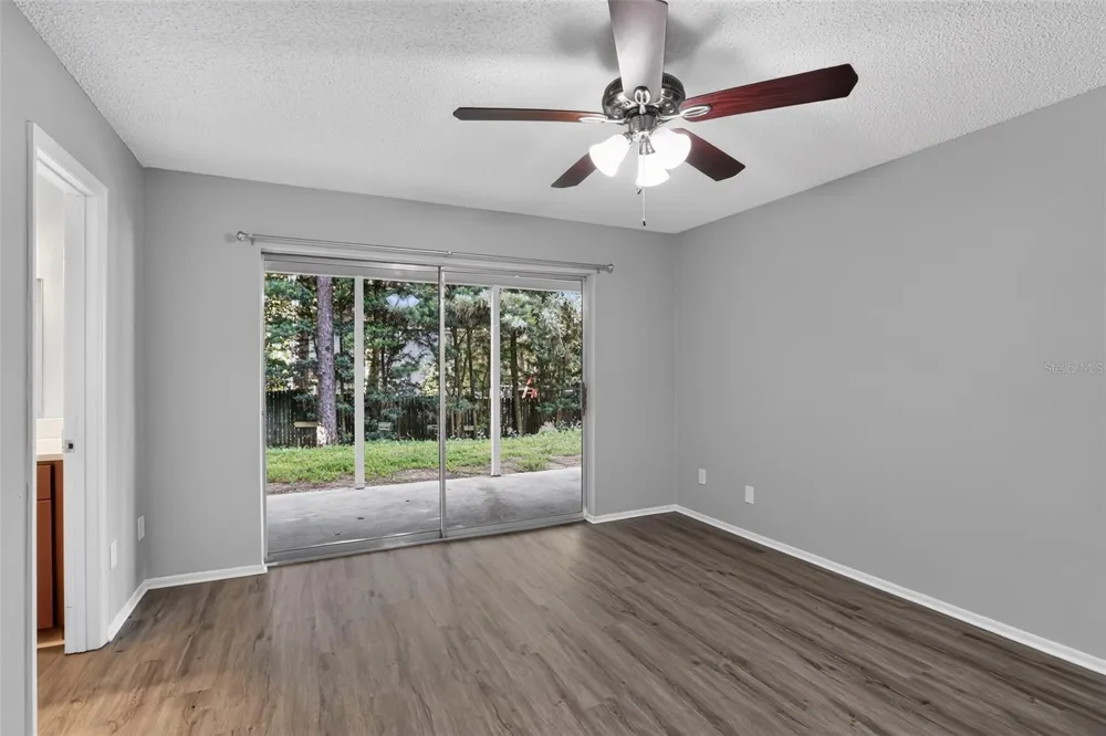 26430 SLEEPY HOLLOW STREET Mount Plymouth, FL 32776