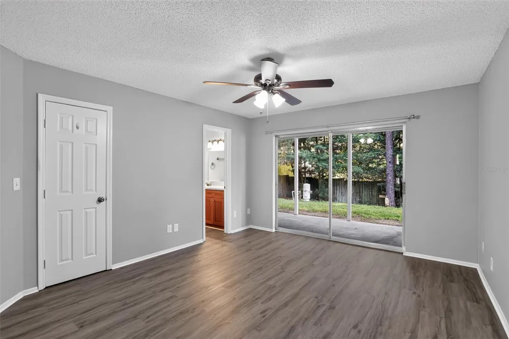 26430 SLEEPY HOLLOW STREET Mount Plymouth, FL 32776