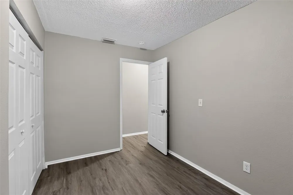 26430 SLEEPY HOLLOW STREET Mount Plymouth, FL 32776