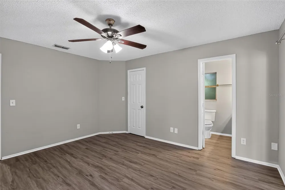 26430 SLEEPY HOLLOW STREET Mount Plymouth, FL 32776