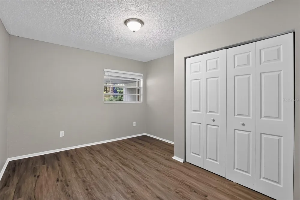 26430 SLEEPY HOLLOW STREET Mount Plymouth, FL 32776