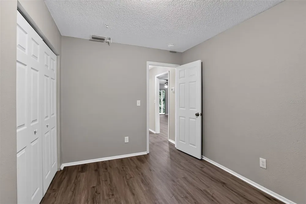 26430 SLEEPY HOLLOW STREET Mount Plymouth, FL 32776