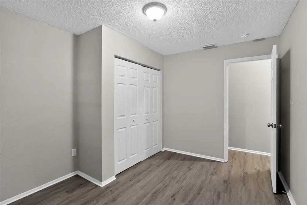26430 SLEEPY HOLLOW STREET Mount Plymouth, FL 32776