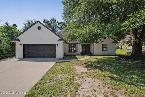 5562 E Diamondhead Drive