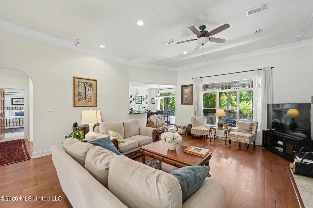 5562 E Diamondhead Drive Diamondhead, MS 39525