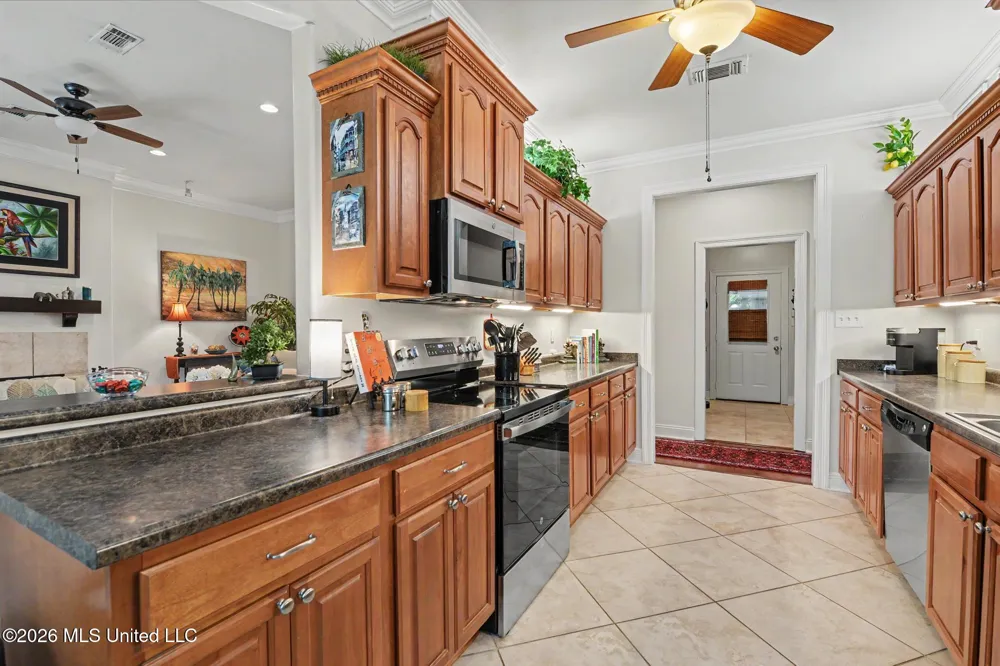 5562 E Diamondhead Drive Diamondhead, MS 39525