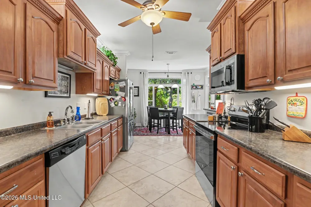 5562 E Diamondhead Drive Diamondhead, MS 39525