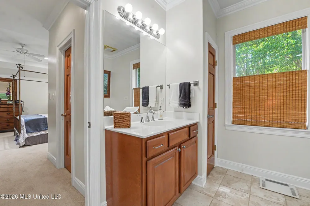 5562 E Diamondhead Drive Diamondhead, MS 39525