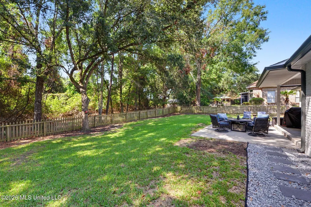5562 E Diamondhead Drive Diamondhead, MS 39525