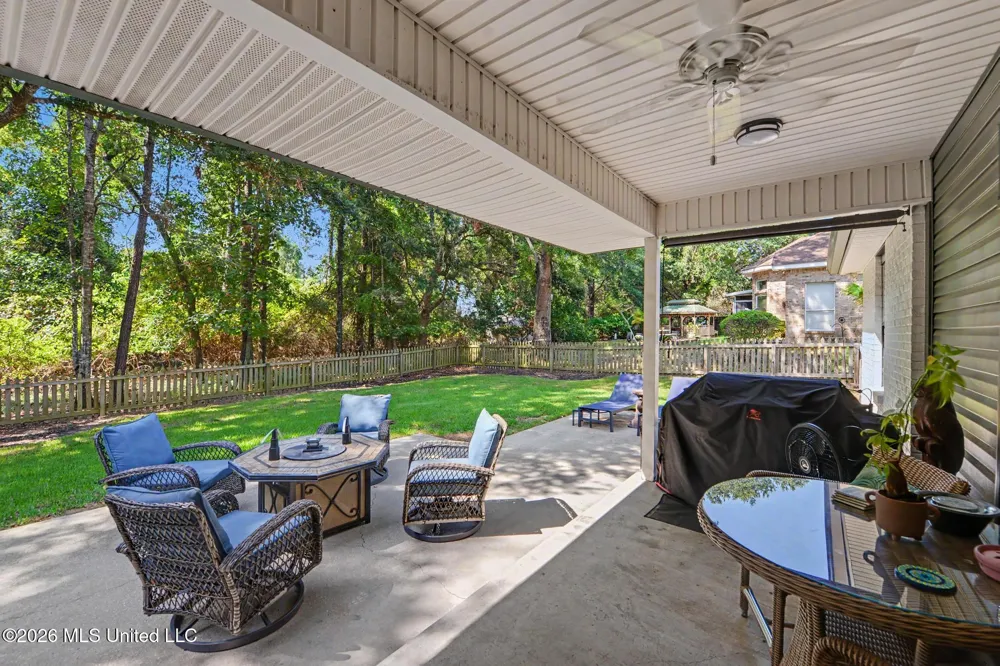 5562 E Diamondhead Drive Diamondhead, MS 39525