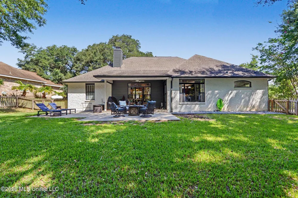 5562 E Diamondhead Drive Diamondhead, MS 39525