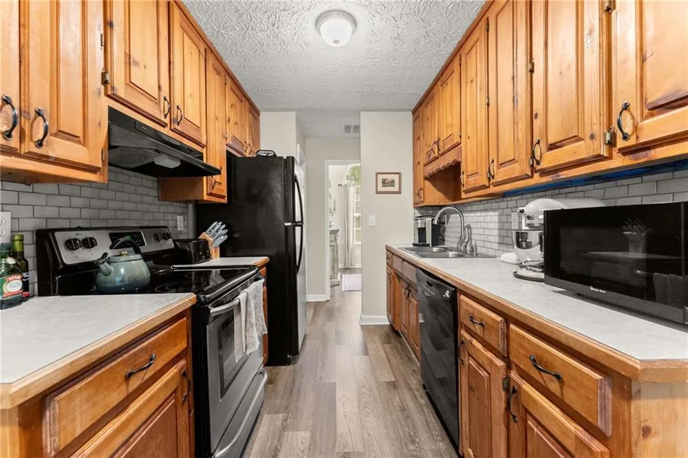 4444 Bos Way Loganville, GA 30052